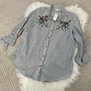 Women’s Size Large Long Sleeve Button Up Blouse NWT